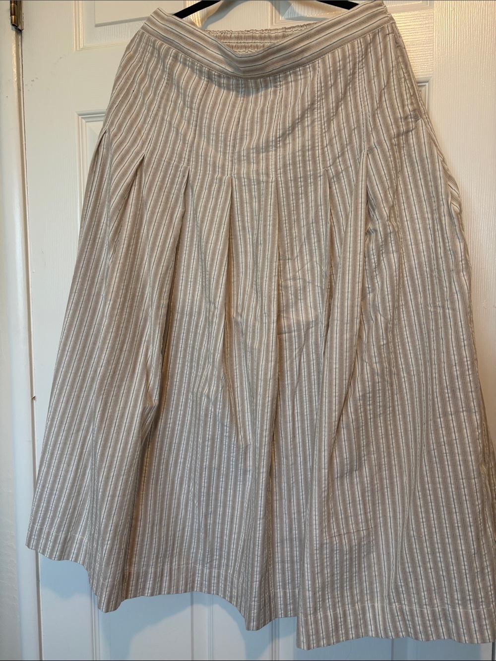 Max Studio Cream and Light Gray Striped A-Line Skirt Large with pockets